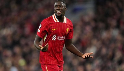 皇马、巴萨、切尔西全部落空！利物浦锁死王牌中卫，稳住未来十年|巴塞罗那|科纳特|易卜拉希马·科纳特|皇家马德里|合同_新浪体育_新浪新闻